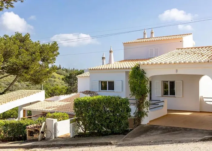 Private 3 Bedroom Villa In Salema Amazing Views